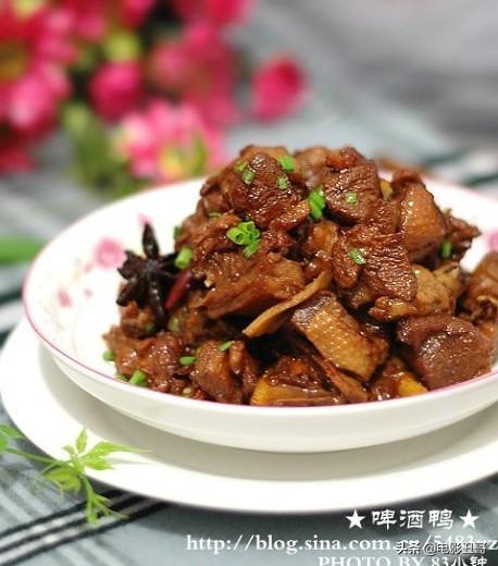 過幾天和女朋友去武漢，各位大佬推薦一下，武漢有哪些美食，或者小吃街，公園景點(diǎn)什么的？